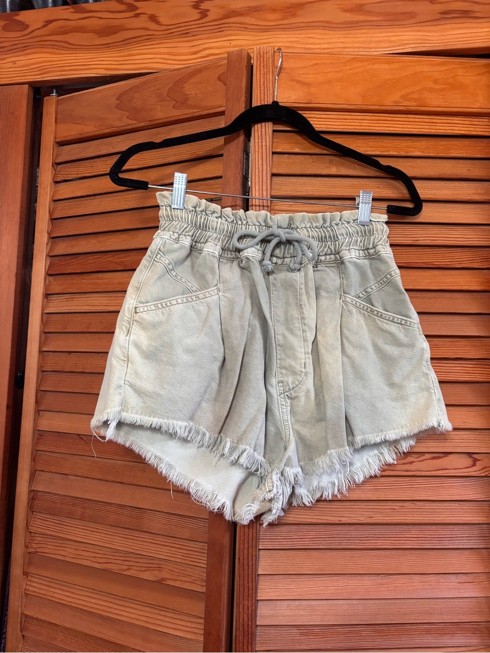 We The Free High-Waist Paperbag Frayed Shorts - Light Green